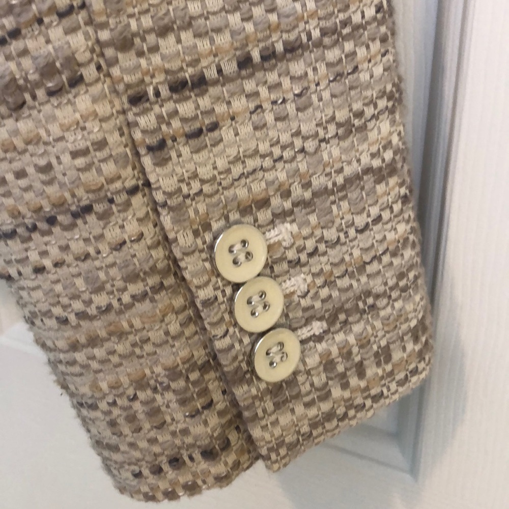 Blazer - Picture 4 of 4